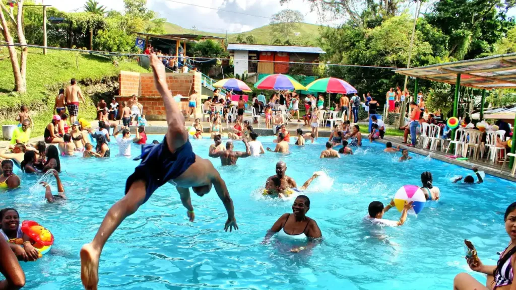 piscina del balneario la maria